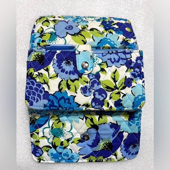 Vera Bradley wallet. - Picture 5 of 6